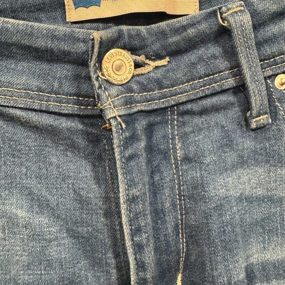 Blue Straight Jeans with Classic Denim Texture - Picture 2 of 8
